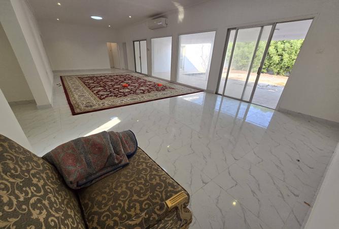 967023 - Property Image 2