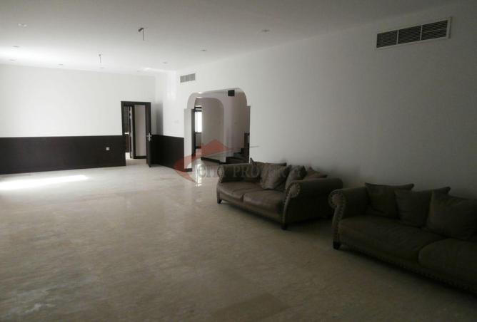 927034 - Property Image 2