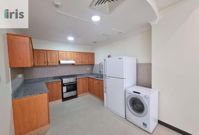 985357 - Property Image 2