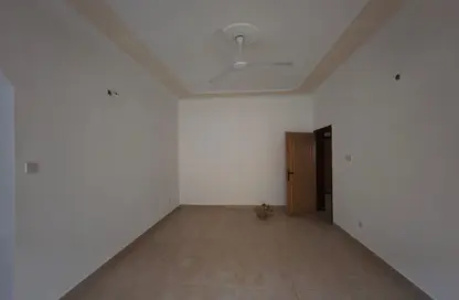 Apartment - 3 Bedrooms - 2 Bathrooms for rent in Busaiteen - Muharraq Governorate