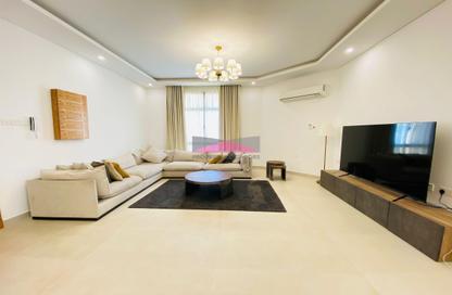 Apartment - 3 Bedrooms - 3 Bathrooms for rent in Al Juffair - Capital Governorate