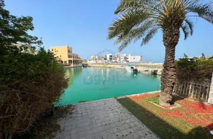 صورة لـ حوض سباحة فيلا - 3 غرف نوم - 4 حمامات للبيع في مدينة المرسى - أمواج - المحرق ، صورة رقم 1