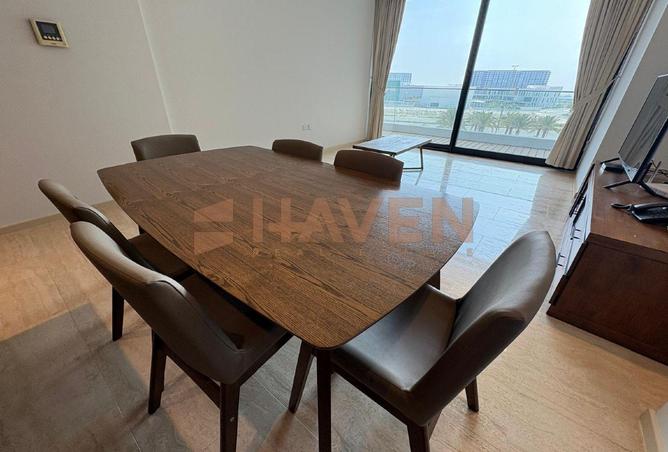 985453 - Property Image 3