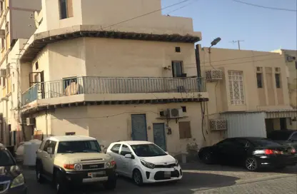 Whole Building - 5 Bedrooms - 4 Bathrooms for sale in Riffa - Southern Governorate