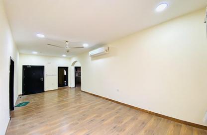 Apartment - 2 Bedrooms - 2 Bathrooms for rent in Um Al Hasam - Manama - Capital Governorate