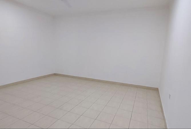 974043 - Property Image 2