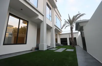 Villa - 5 Bedrooms - 7 Bathrooms for sale in Busaiteen - Muharraq Governorate
