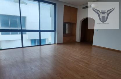 Villa - 4 Bedrooms - 5 Bathrooms for rent in Zinj - Manama - Capital Governorate