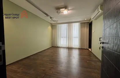 شقة - 3 غرف نوم - 3 حمامات للايجار في الجنبية - المحافظة الشمالية