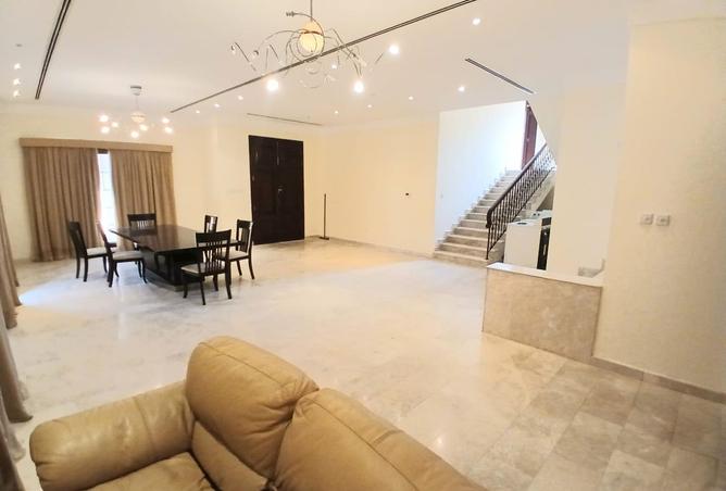 960239 - Property Image 3