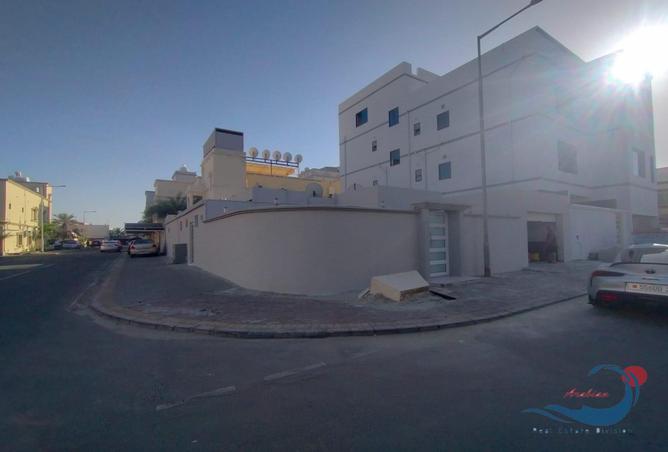 Villa - 3 Bedrooms - 3 Bathrooms for rent in Isa Town - Central Governorate