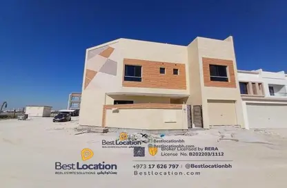 Villa - 3 Bedrooms - 5 Bathrooms for sale in Arad - Muharraq Governorate