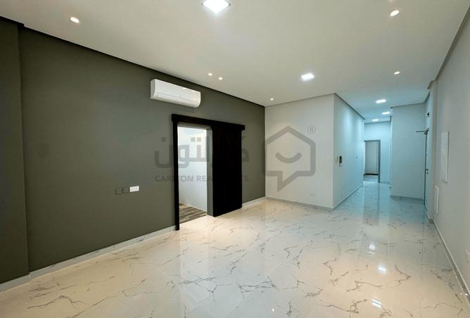 924378 - Property Image 3