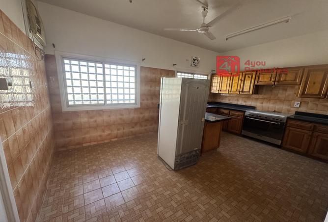 982707 - Property Image 3