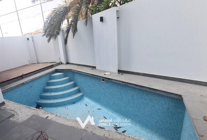 962074 - Property Image 3