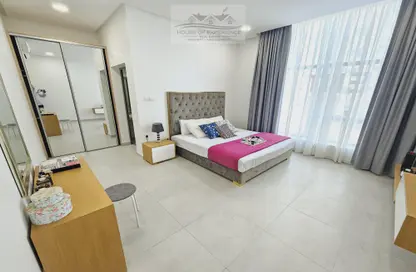 Room / Bedroom image for: Apartment - 1 Bedroom - 2 Bathrooms for rent in Janabiya - Northern Governorate, Image 1