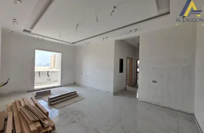 Apartment - 5 Bedrooms - 5 Bathrooms for sale in Hidd - Muharraq Governorate