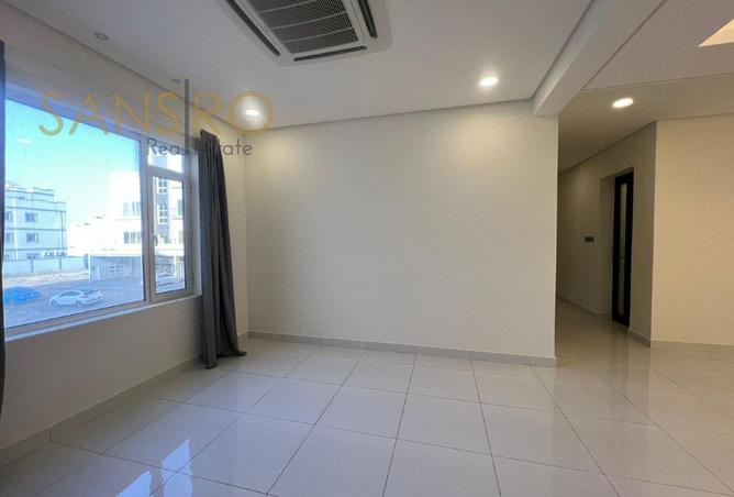 987551 - Property Image 2