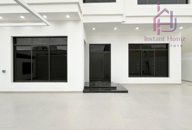 982770 - Property Image 2