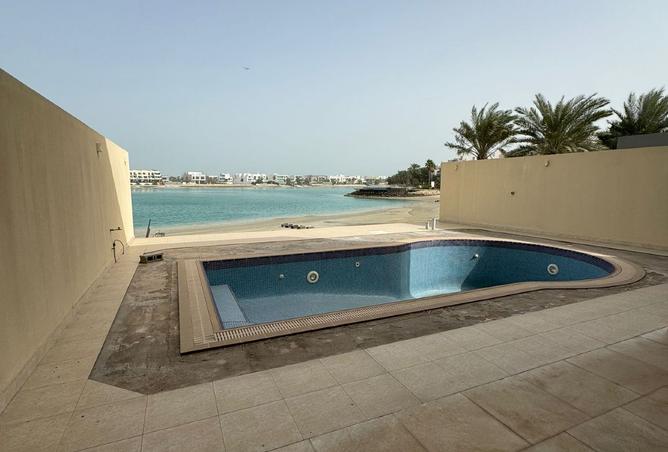 985361 - Property Image 2