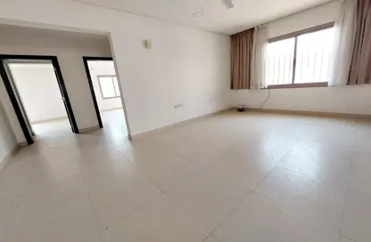 Apartment - 3 Bedrooms - 3 Bathrooms for rent in Tubli - Central Governorate