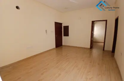 Apartment - 3 Bedrooms - 3 Bathrooms for rent in Busaiteen - Muharraq Governorate