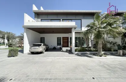 فيلا - 3 غرف نوم - 5 حمامات للايجار في الجنبية - المحافظة الشمالية