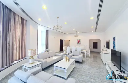 Apartment - 2 Bedrooms - 3 Bathrooms for rent in Seef - Capital Governorate