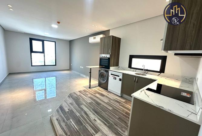 979245 - Property Image 2