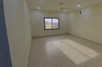 شقة - 2 غرف نوم - 2 حمامات للايجار في الجنبية - المحافظة الشمالية