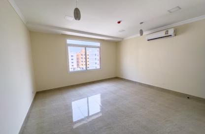 Apartment - 2 Bedrooms - 2 Bathrooms for rent in Janabiya - Northern Governorate
