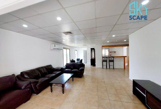 965439 - Property Image 2