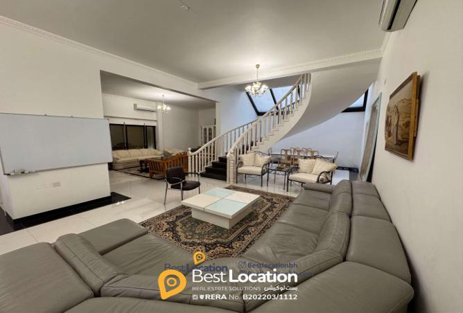 905426 - Property Image 2