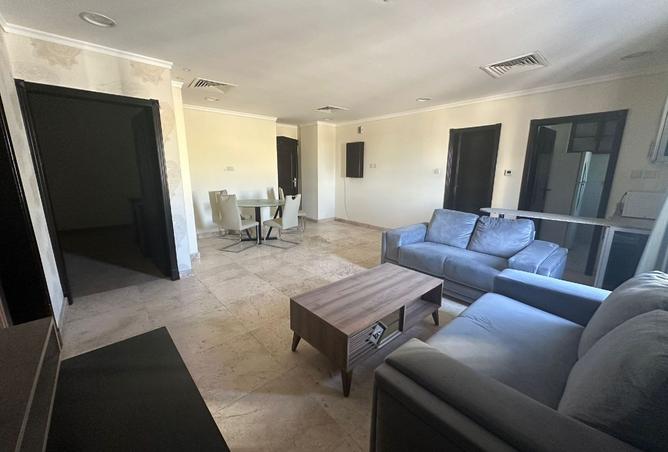 985675 - Property Image 2