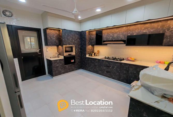 956723 - Property Image 3
