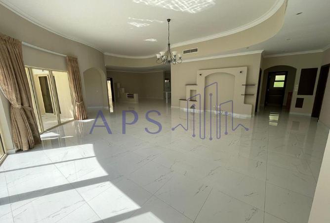 940854 - Property Image 2