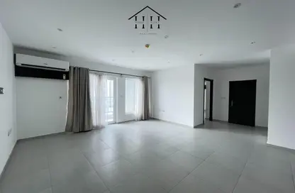 Apartment - 2 Bedrooms - 2 Bathrooms for rent in Sanabis - Manama - Capital Governorate