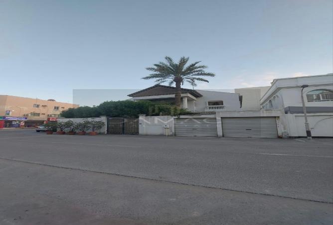 987377 - Property Image 3