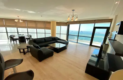 Apartment - 2 Bedrooms - 3 Bathrooms for rent in Al Juffair - Capital Governorate