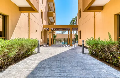 Apartment - 3 Bedrooms - 3 Bathrooms for rent in Mahooz - Manama - Capital Governorate