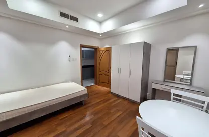 Apartment - Studio - 1 Bathroom for rent in Segaya - Manama - Capital Governorate