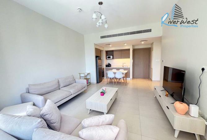 956162 - Property Image 2