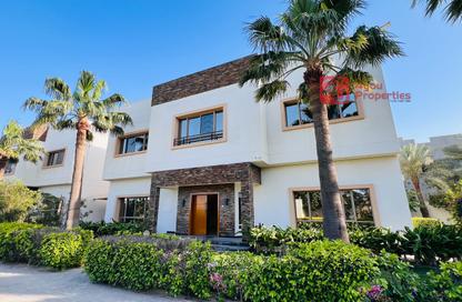 Villa - 5 Bedrooms - 5 Bathrooms for rent in Janabiya - Northern Governorate