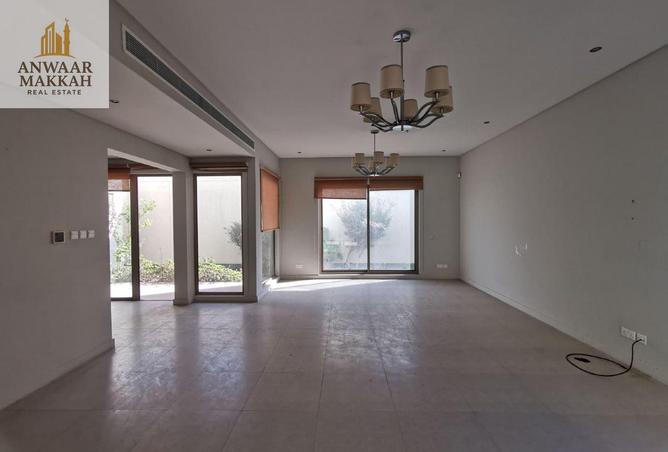 974881 - Property Image 2