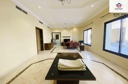 مجمع سكني - 4 غرف نوم - 5 حمامات للايجار في البسيتين - المحرق