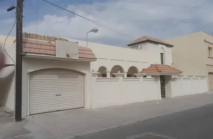 Villa - 4 Bedrooms - 3 Bathrooms for rent in Alhajiyat - Riffa - Southern Governorate
