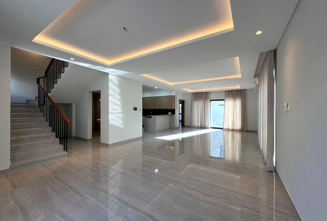 954505 - Property Image 2