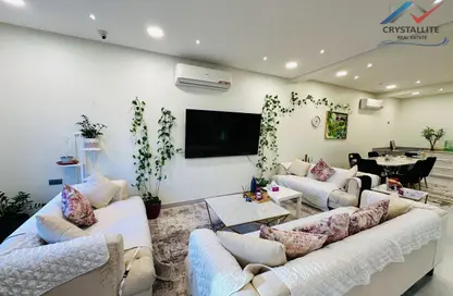 Villa - 4 Bedrooms - 5 Bathrooms for rent in Saar - Northern Governorate