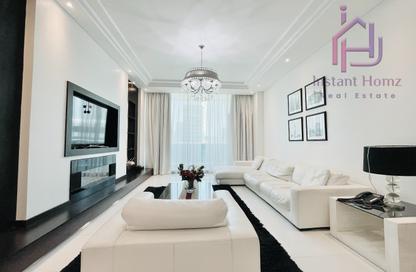 Apartment - 2 Bedrooms - 3 Bathrooms for rent in Al Juffair - Capital Governorate