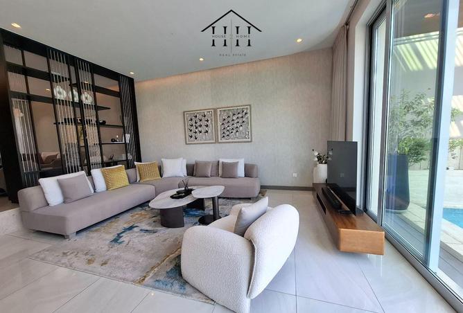 989431 - Property Image 2